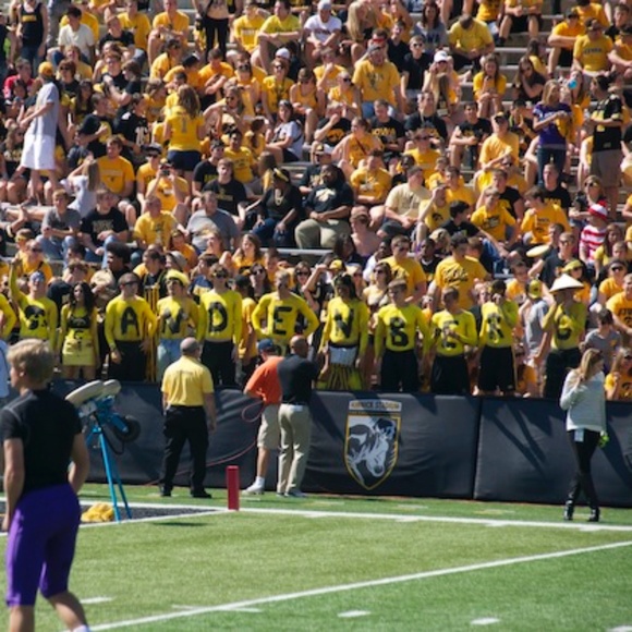 WHERE’S WALDO white and red Pom pom hat - Picture 6 of 8